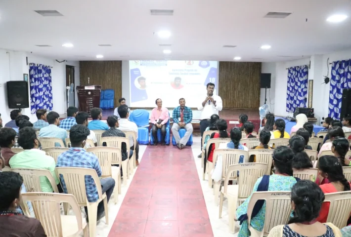 How Attending Seminars Can Shape Your Career Path